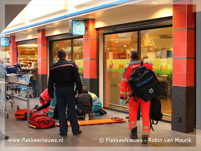 Foto behorende bij Kind valt van hoogte in winkelcentrum Oude-Tonge